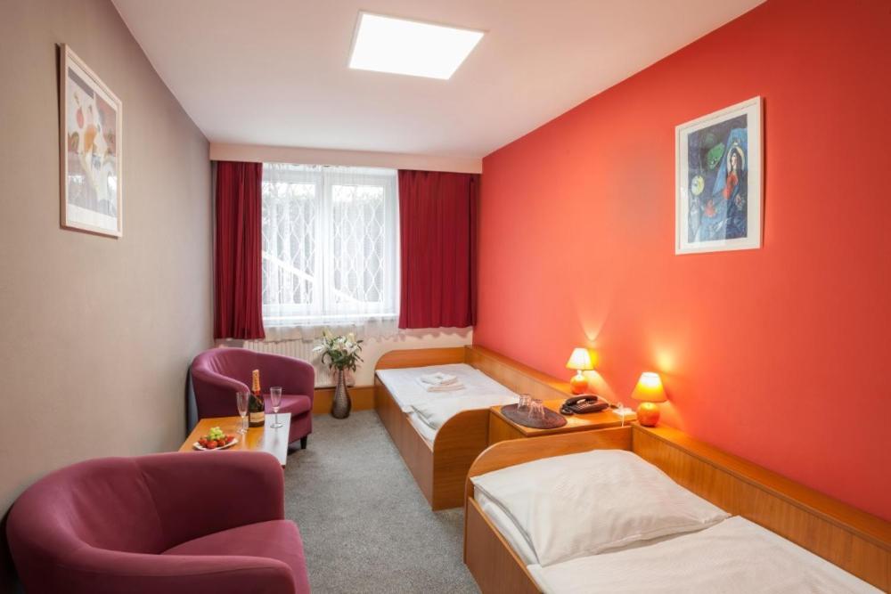 Hotel Gol Garni オロモウツ エクステリア 写真